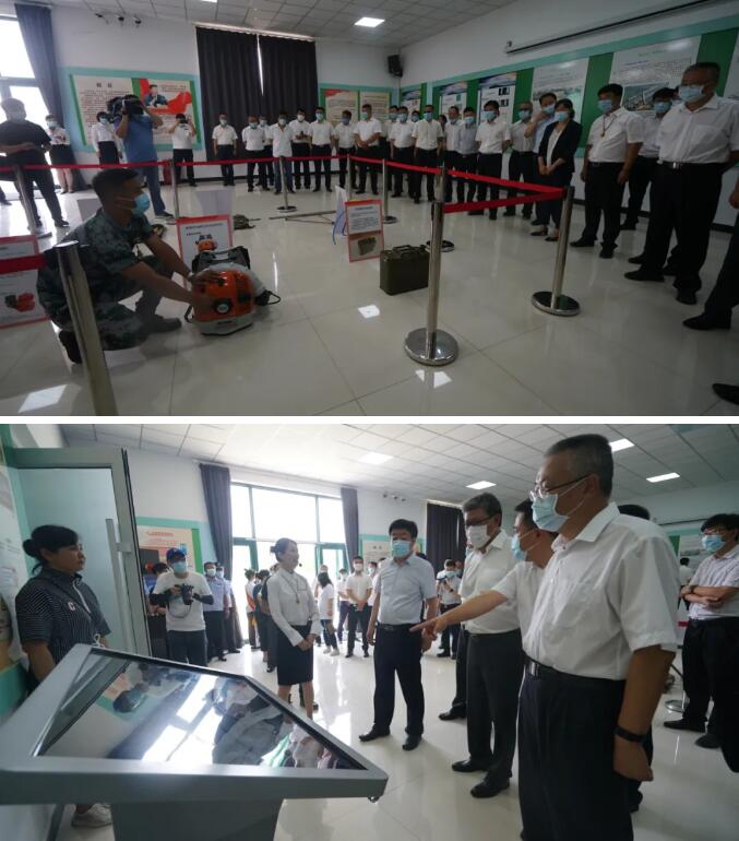 揭牌儀式后，活動人員參觀應急管理科教體驗基地